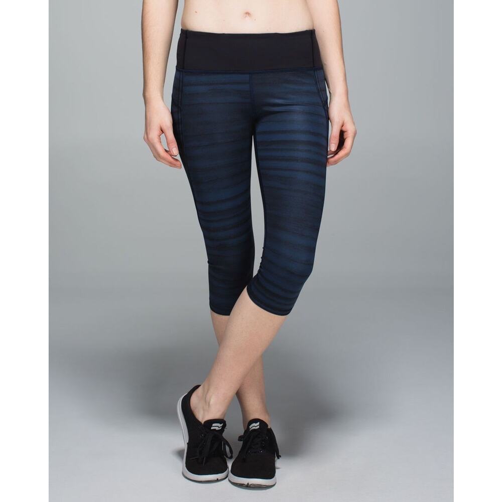 Lululemon Run: Top Speed Crop Good Vibes Deep Navy Black / Black Size 6.